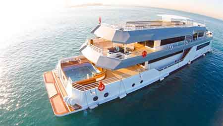 Perfect Yacht for a Perfect Meeting